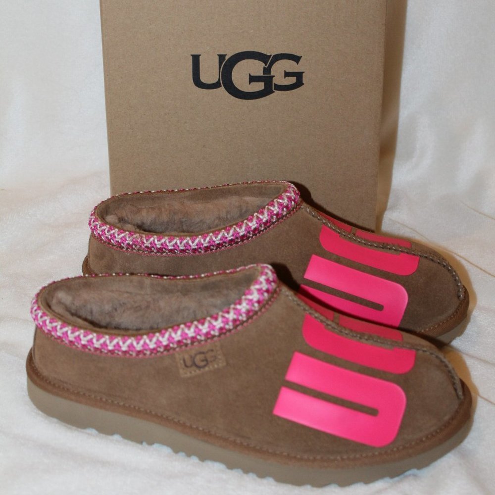 NIB UGG WOMEN'S TASMAN LOGO SUEDE SHEARLING SLIP ON SLIPPERS CHESTNUT PI…